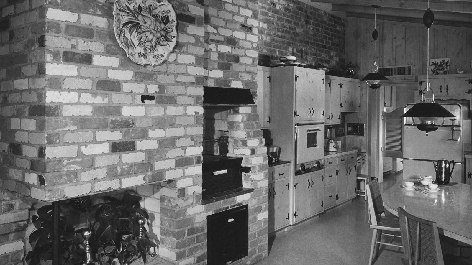 1960 Tucson home photos: House of the mountain sky